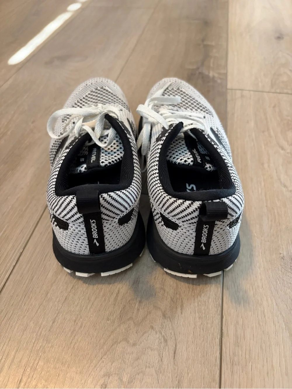 Brooks Women’s Revel 5 Sneakers Black and White Size 7